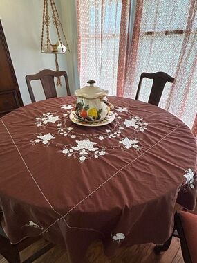 Vintage Brown Embroidered Floral Tablecloth - Home Dining 61” round